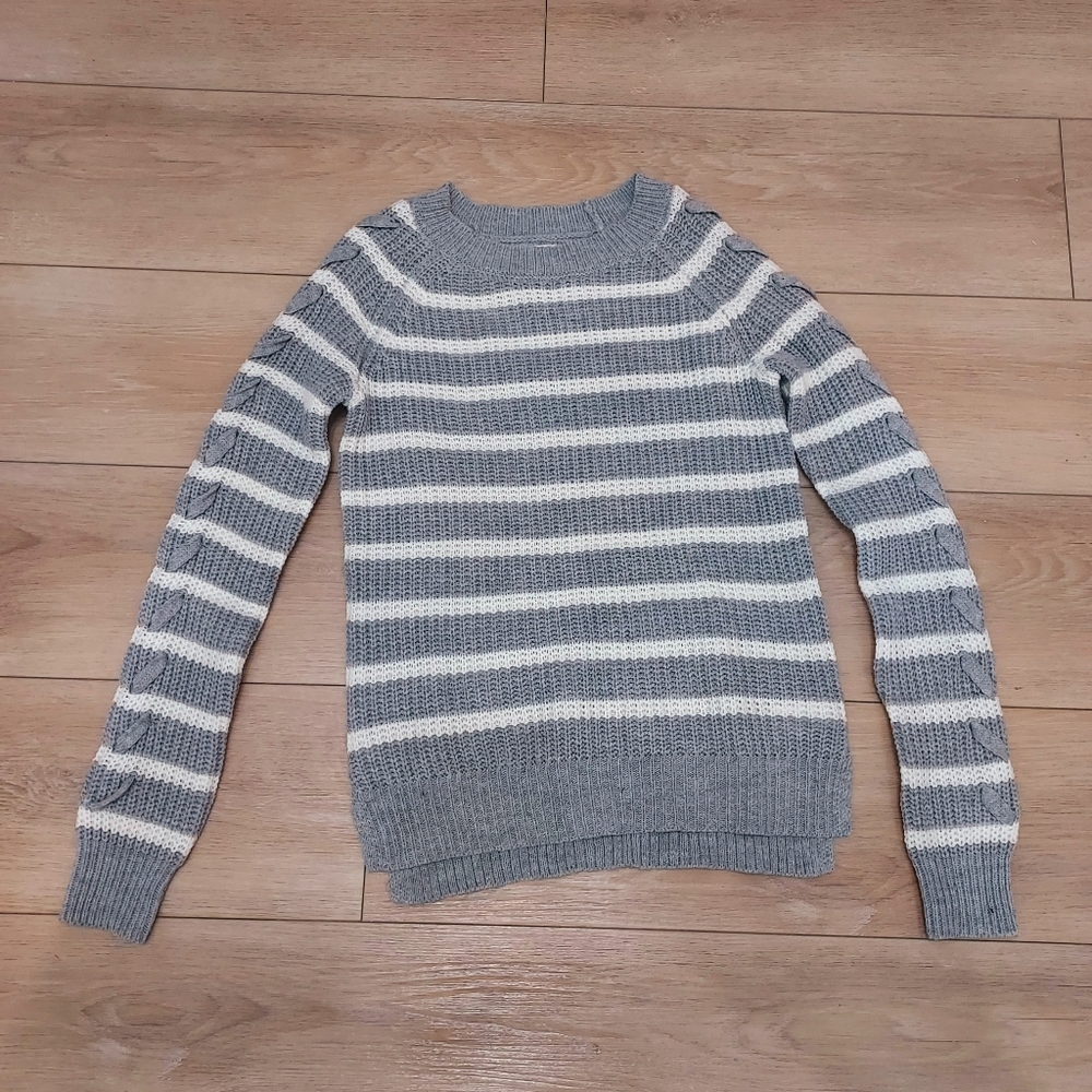 Gray and White, knit sweater,  XS